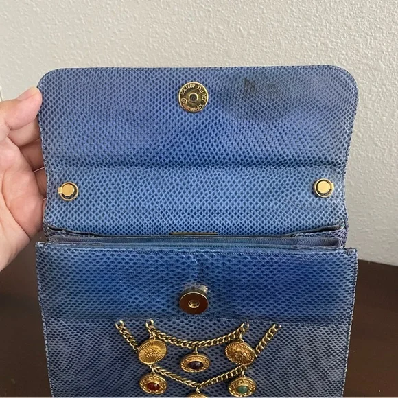 Rare⭐️ Vintage 1980s Judith Leiber Blue Lizard and Gold Charm Handbag (no strap) - Picture 9 of 14
